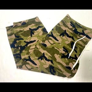 🦋🦄Monrow Cropped Military Camo Print Jogger/Comfy Pants‎ NWT Size S